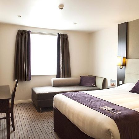 Premier Inn Merthyr Tydfil Bagian luar foto