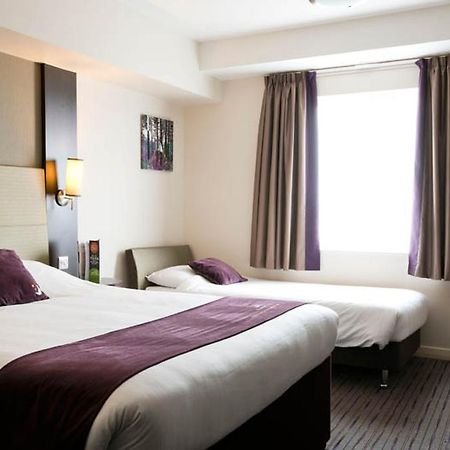 Premier Inn Merthyr Tydfil Bagian luar foto