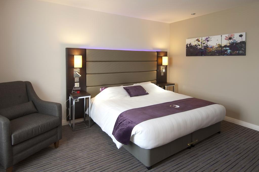 Premier Inn Merthyr Tydfil Bagian luar foto