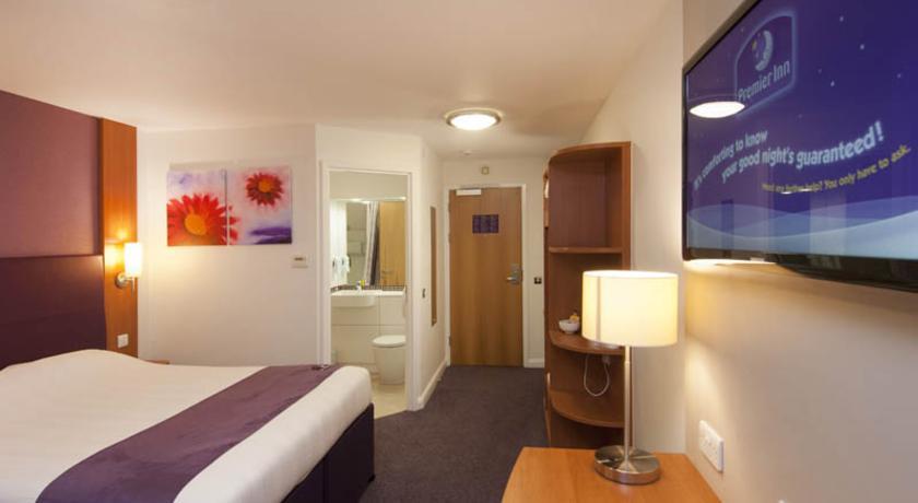 Premier Inn Merthyr Tydfil Bagian luar foto