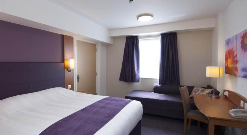 Premier Inn Merthyr Tydfil Bagian luar foto