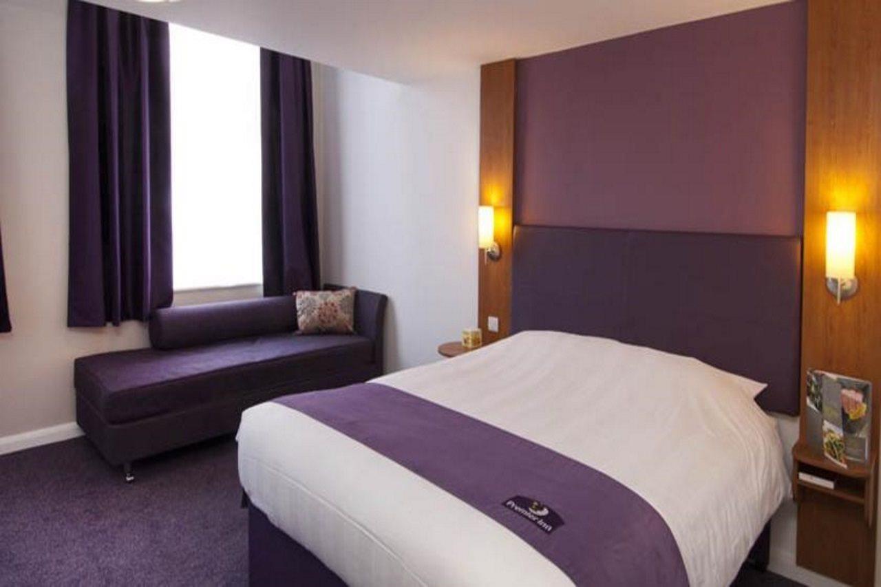 Premier Inn Merthyr Tydfil Bagian luar foto