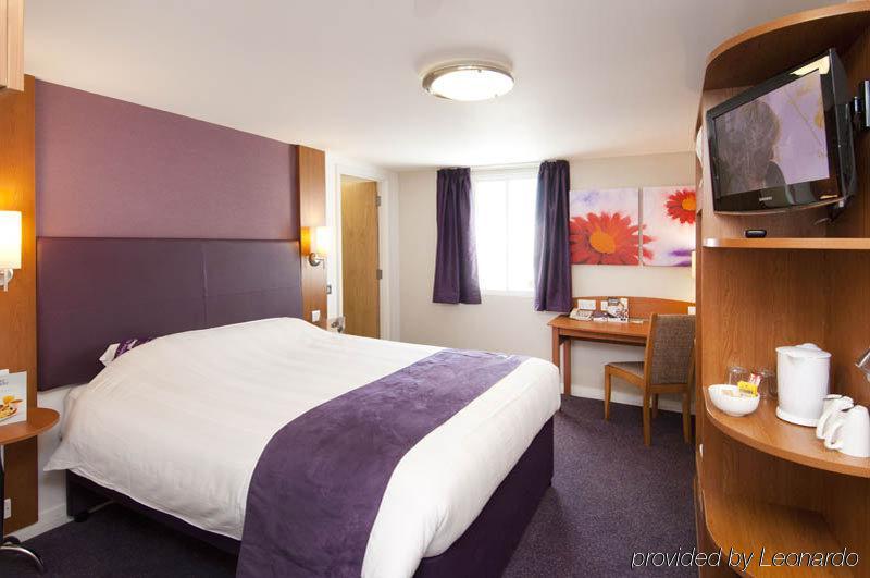 Premier Inn Merthyr Tydfil Bagian luar foto